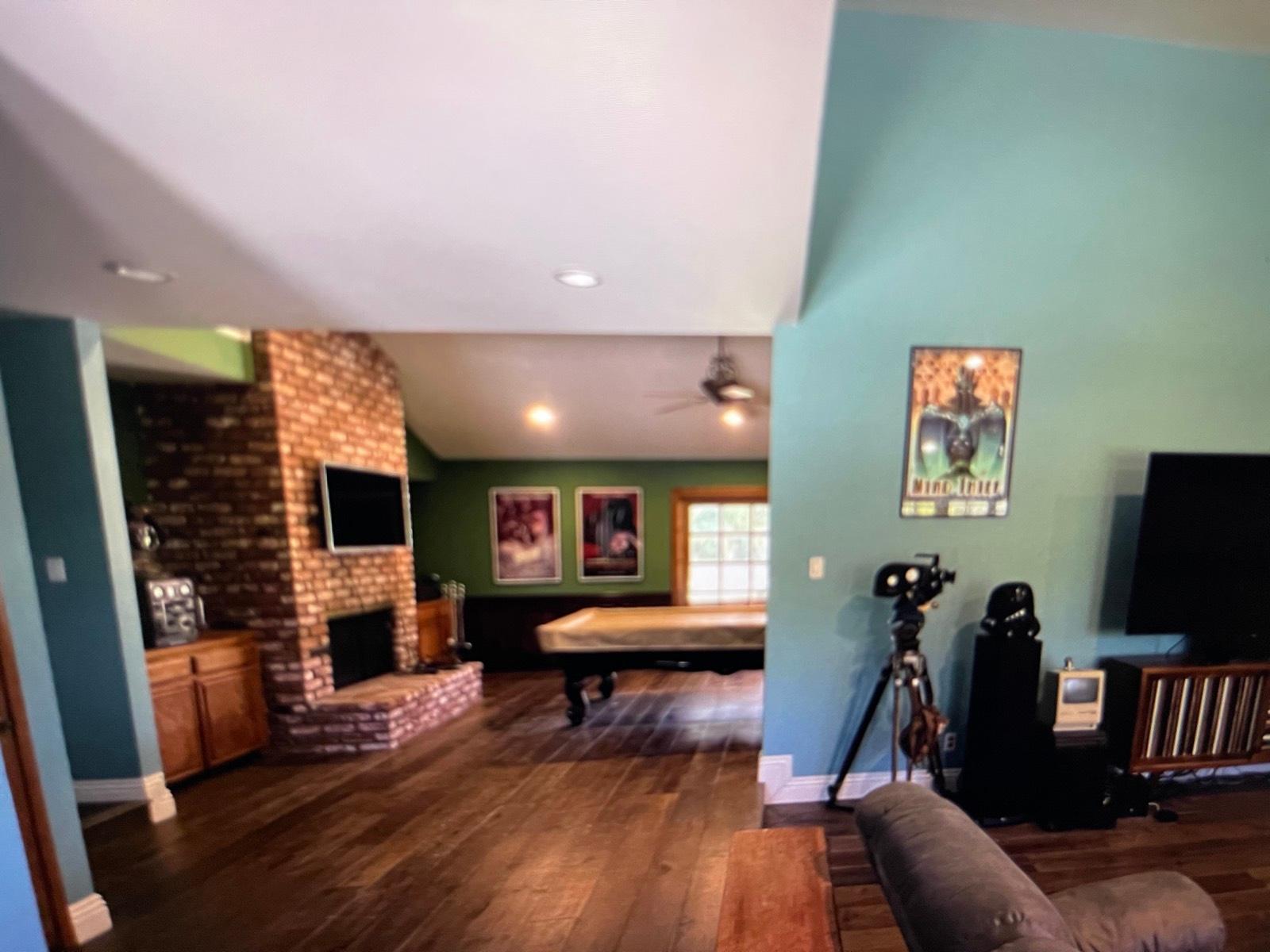 brick Home with pool and jacuzzi — photo 10