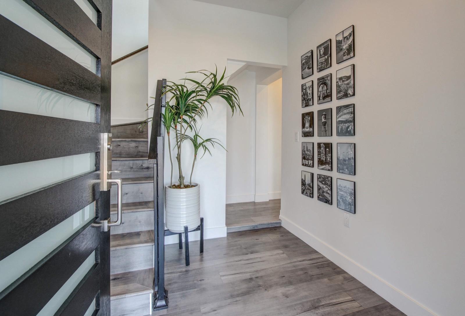 Broadview House — photo 1