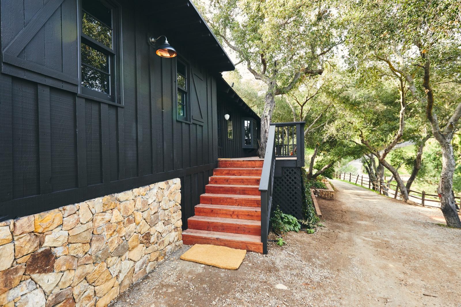 B's Beautiful Huge Multi Property — photo 7