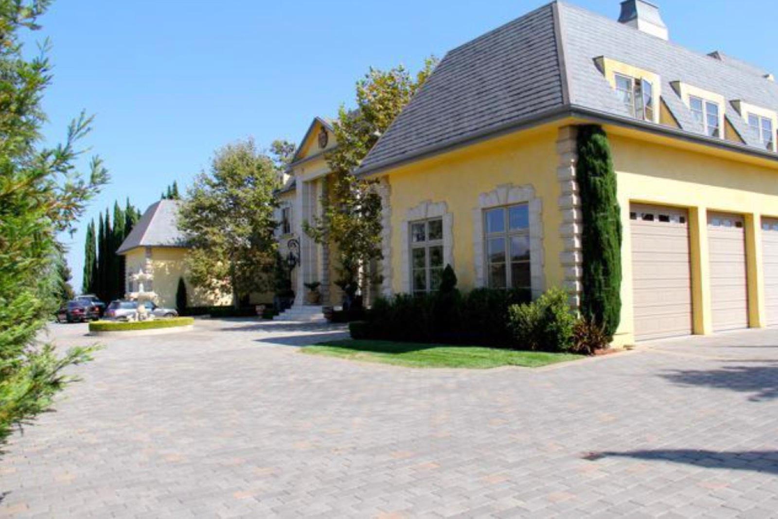 B's Bh Compound — photo 12