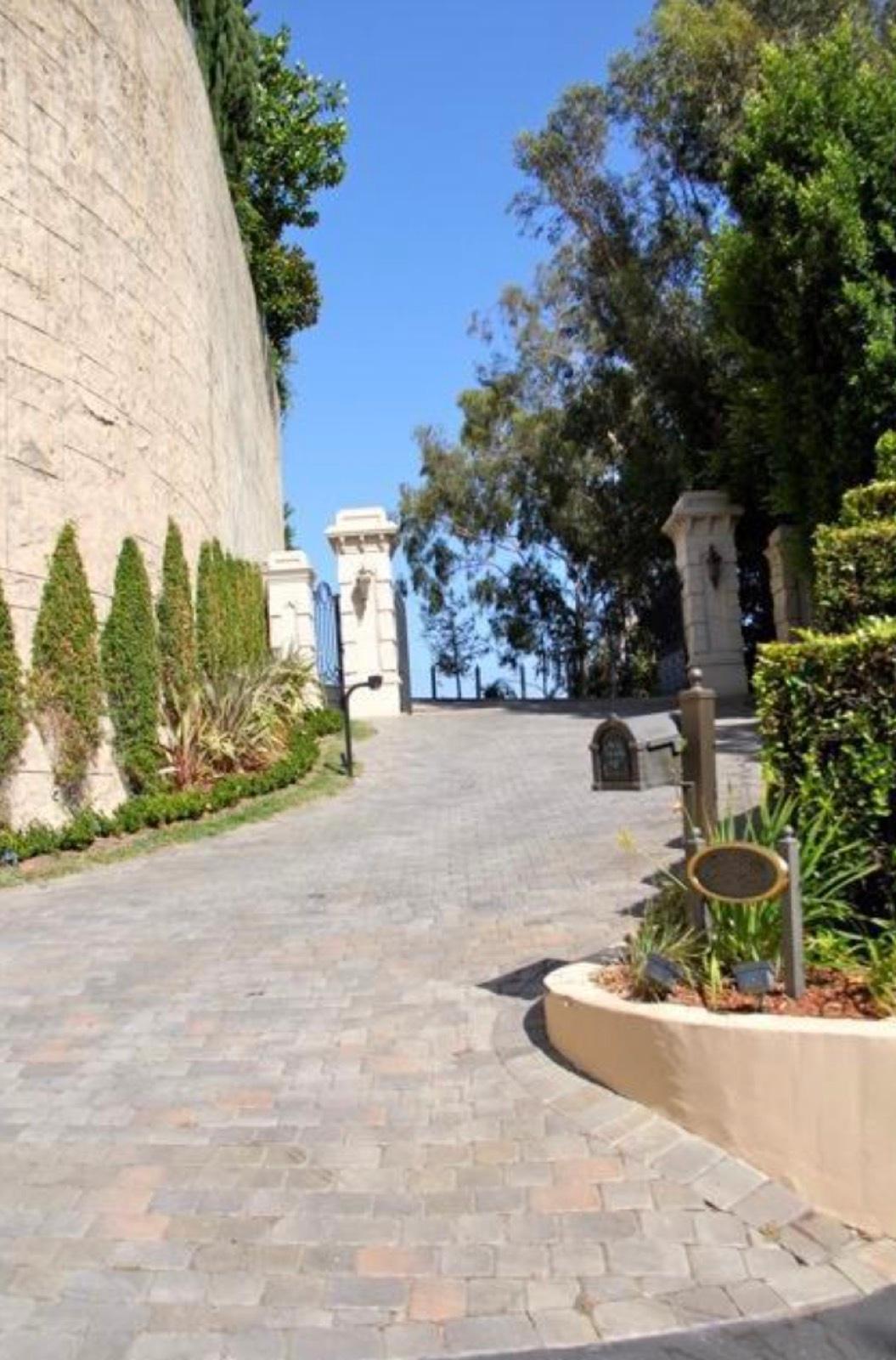 B's Bh Compound — photo 7