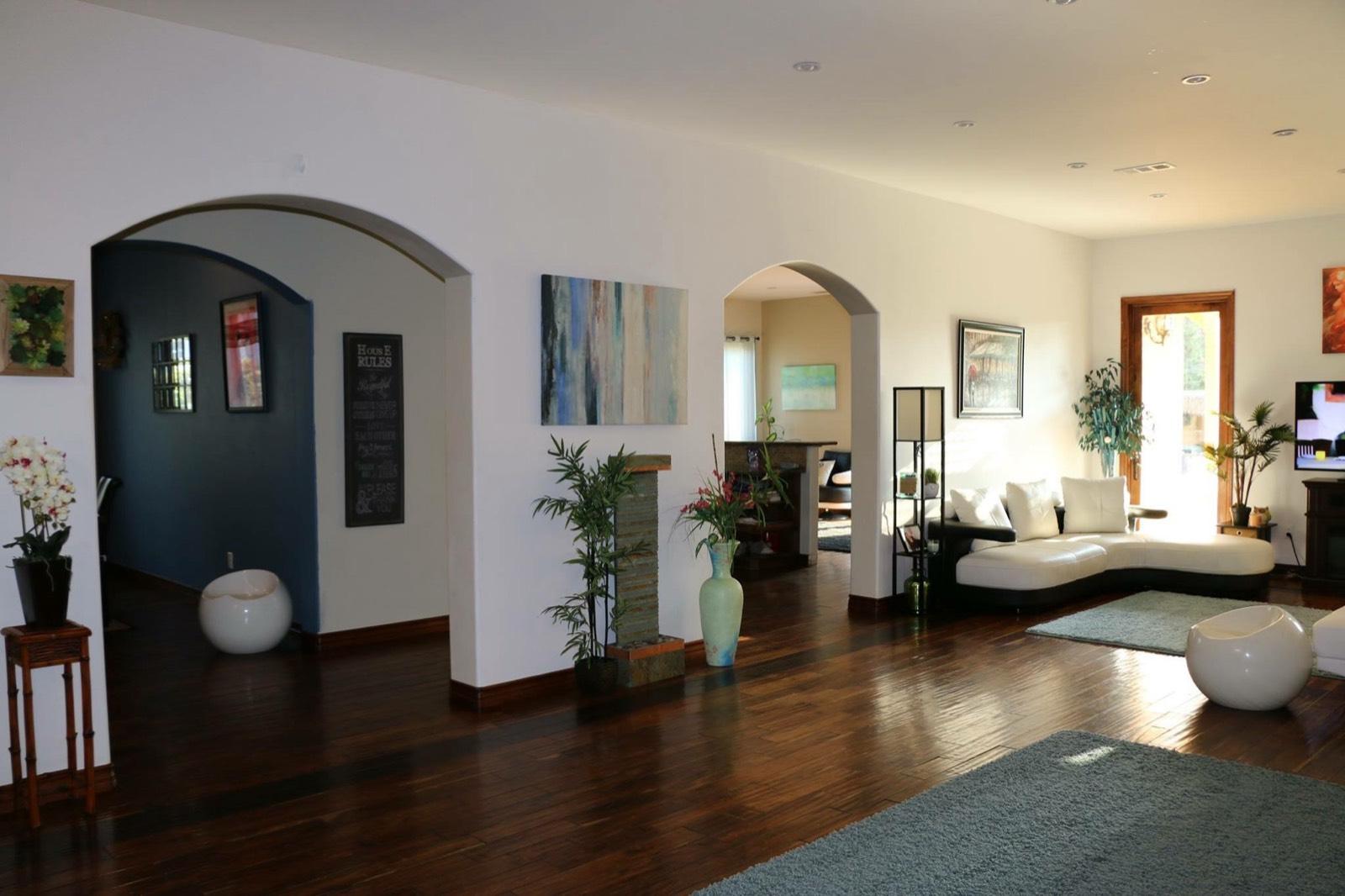 B's colorful House — photo 3