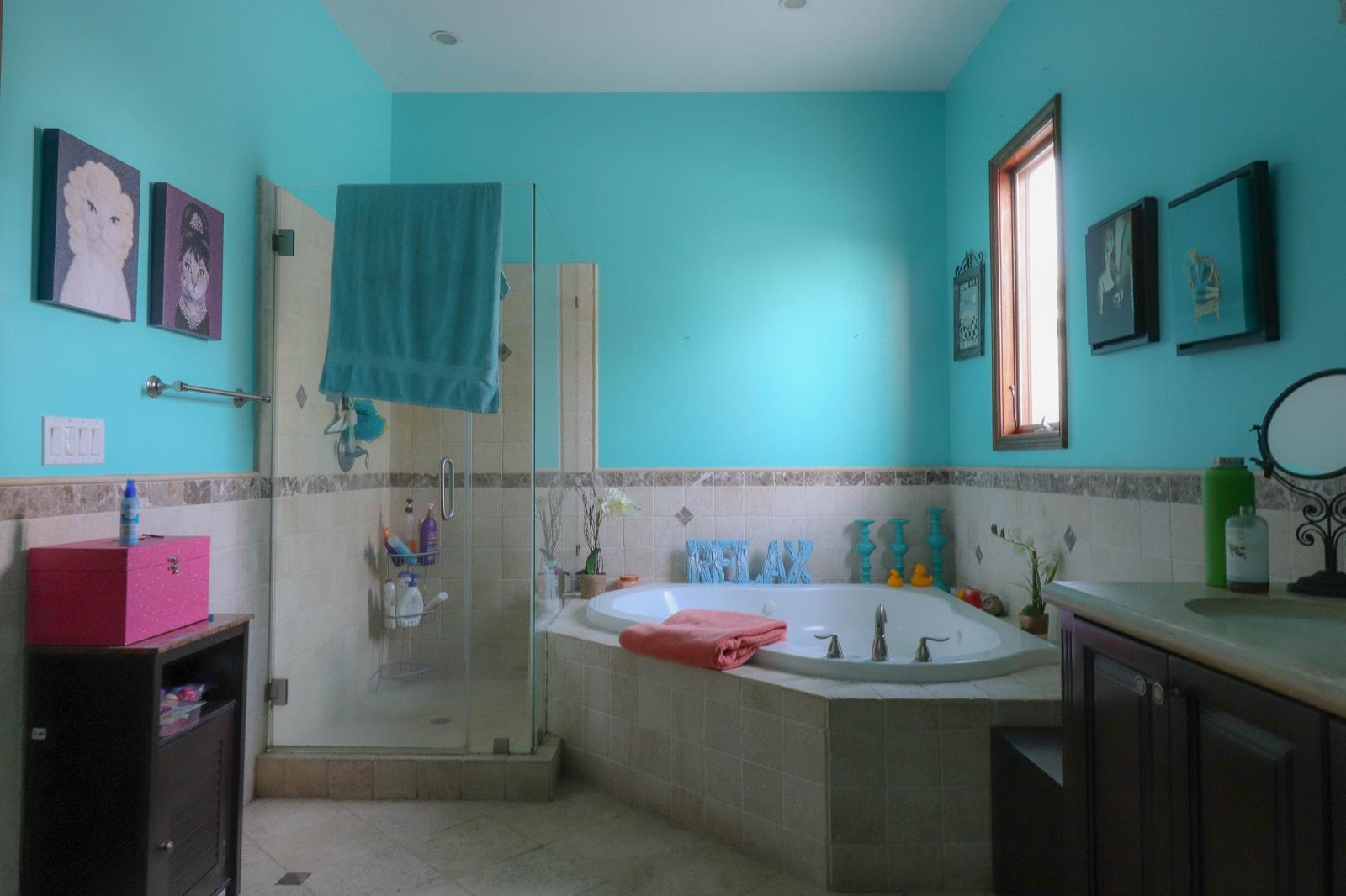 B's colorful House — photo 4