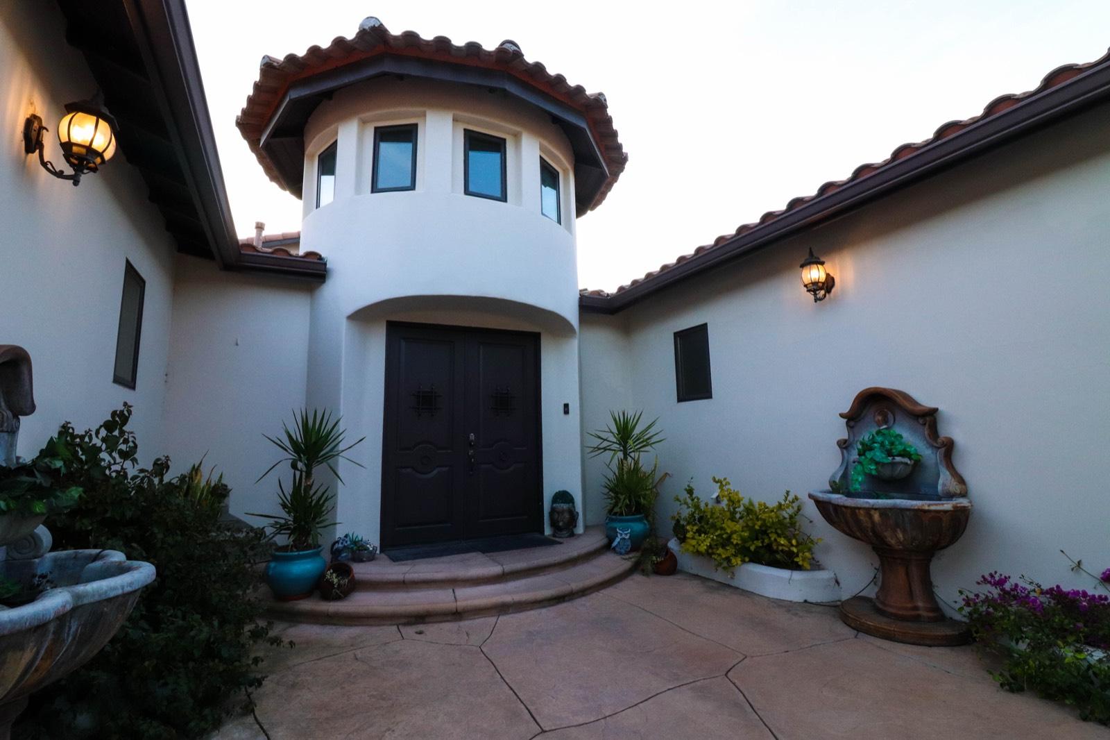 B's colorful House — photo 8