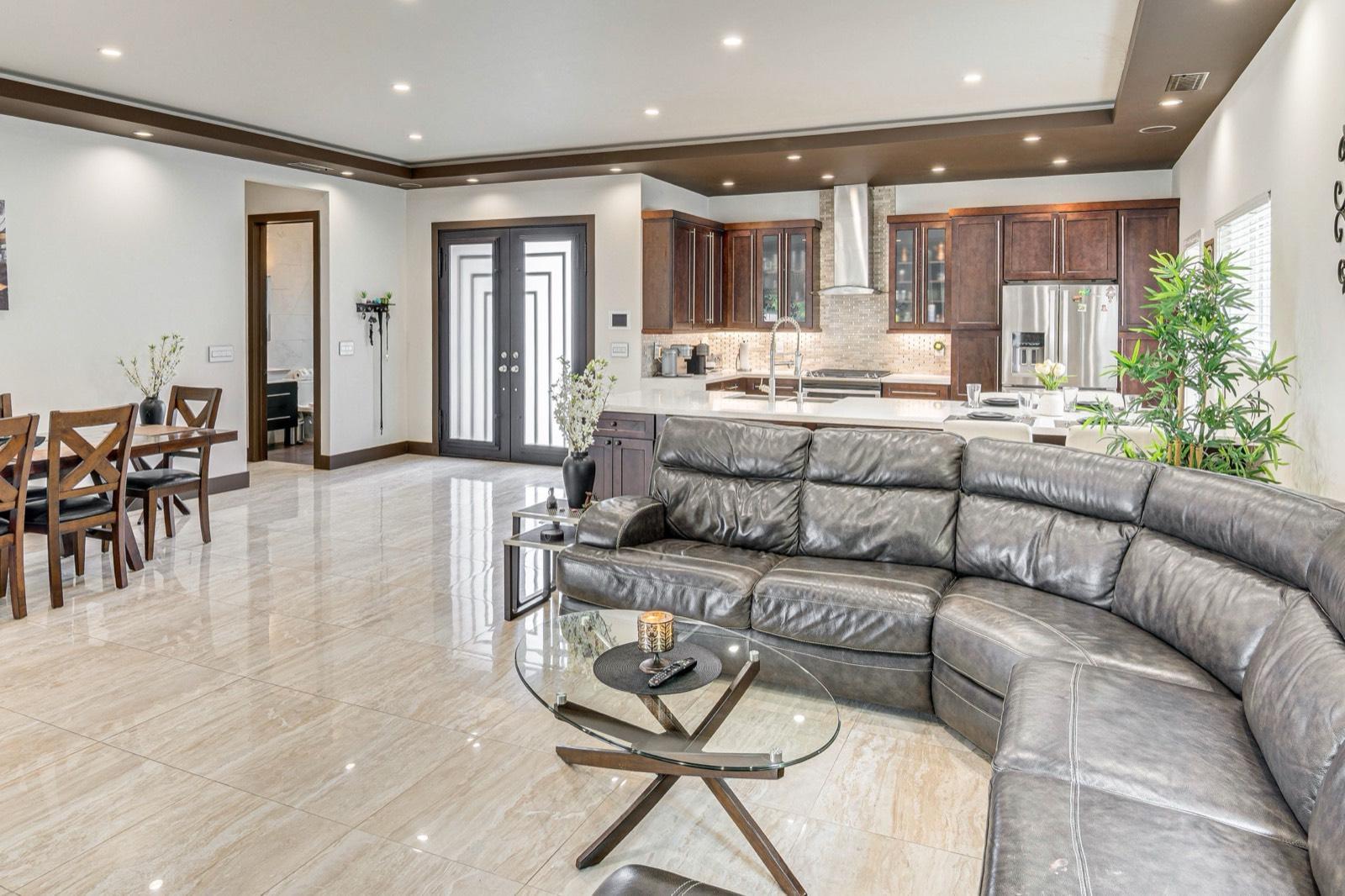 B's Cozy Home near Tarzana — photo 10