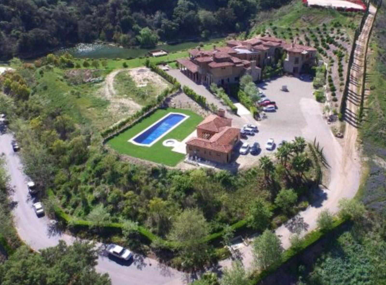 B's Lake Estate 2- — photo 2