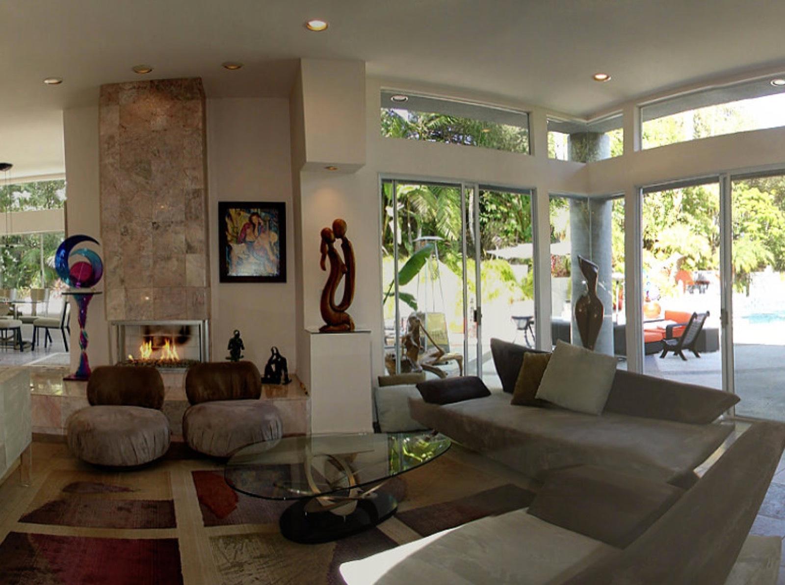 B's Modern Fun house — photo 7