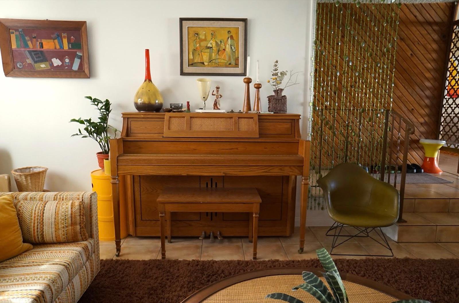 B's Retro 70's Home — photo 7