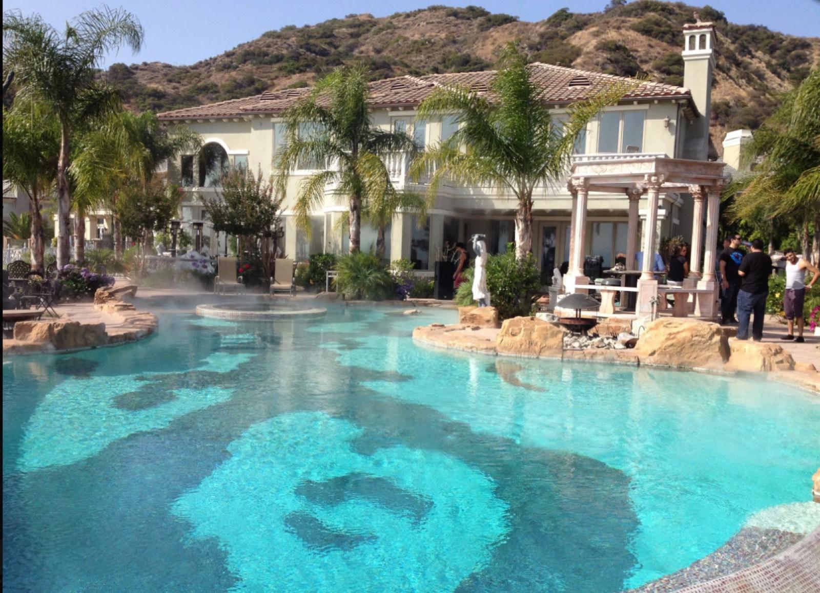Burbank Mansion — photo 1