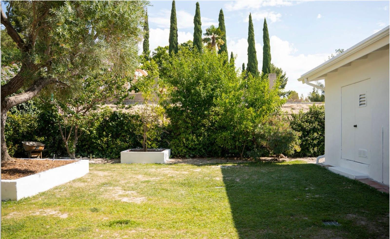BW S Sunny Midcentury Home 11211 — photo 11