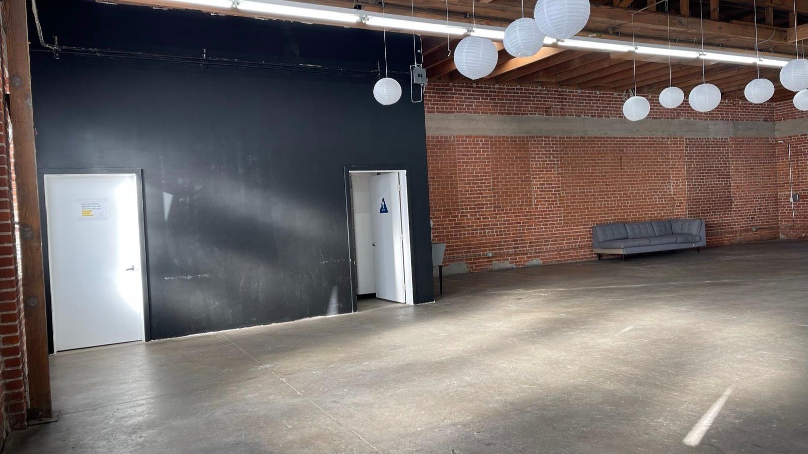 C's Commercial Brick Warehouse 11206 — photo 3
