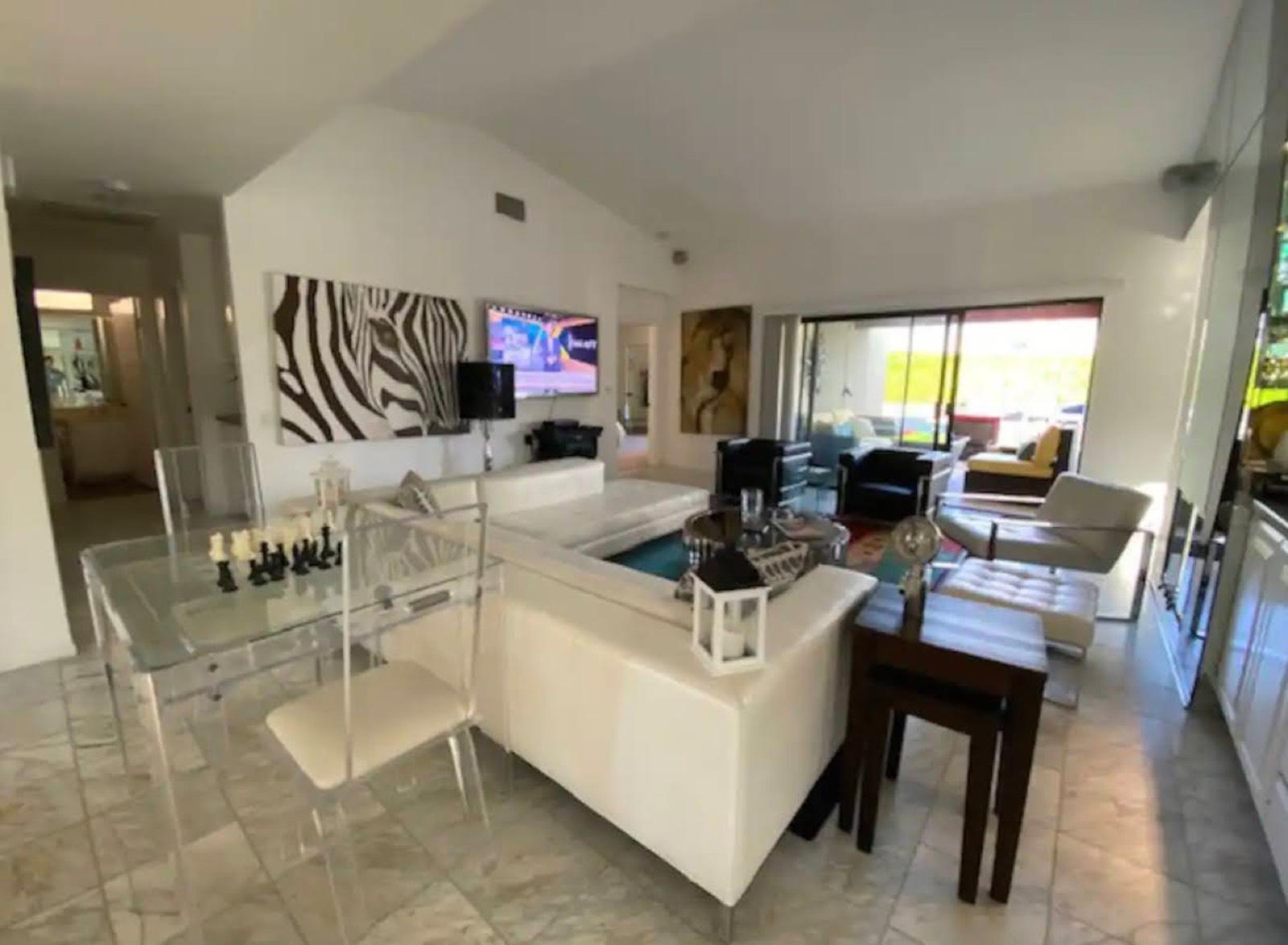 C's Desert Quaint Home — photo 4