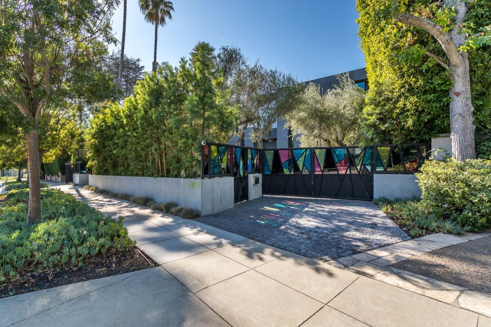 C's Modern Artistic Architect Home — photo 2