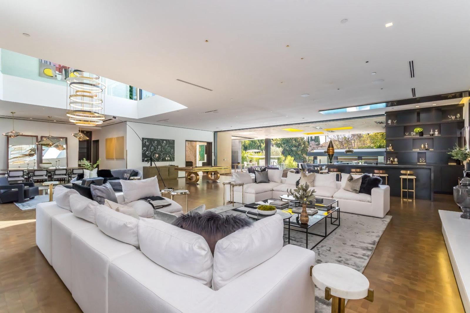 C's Modern Artistic Architect Home — photo 4