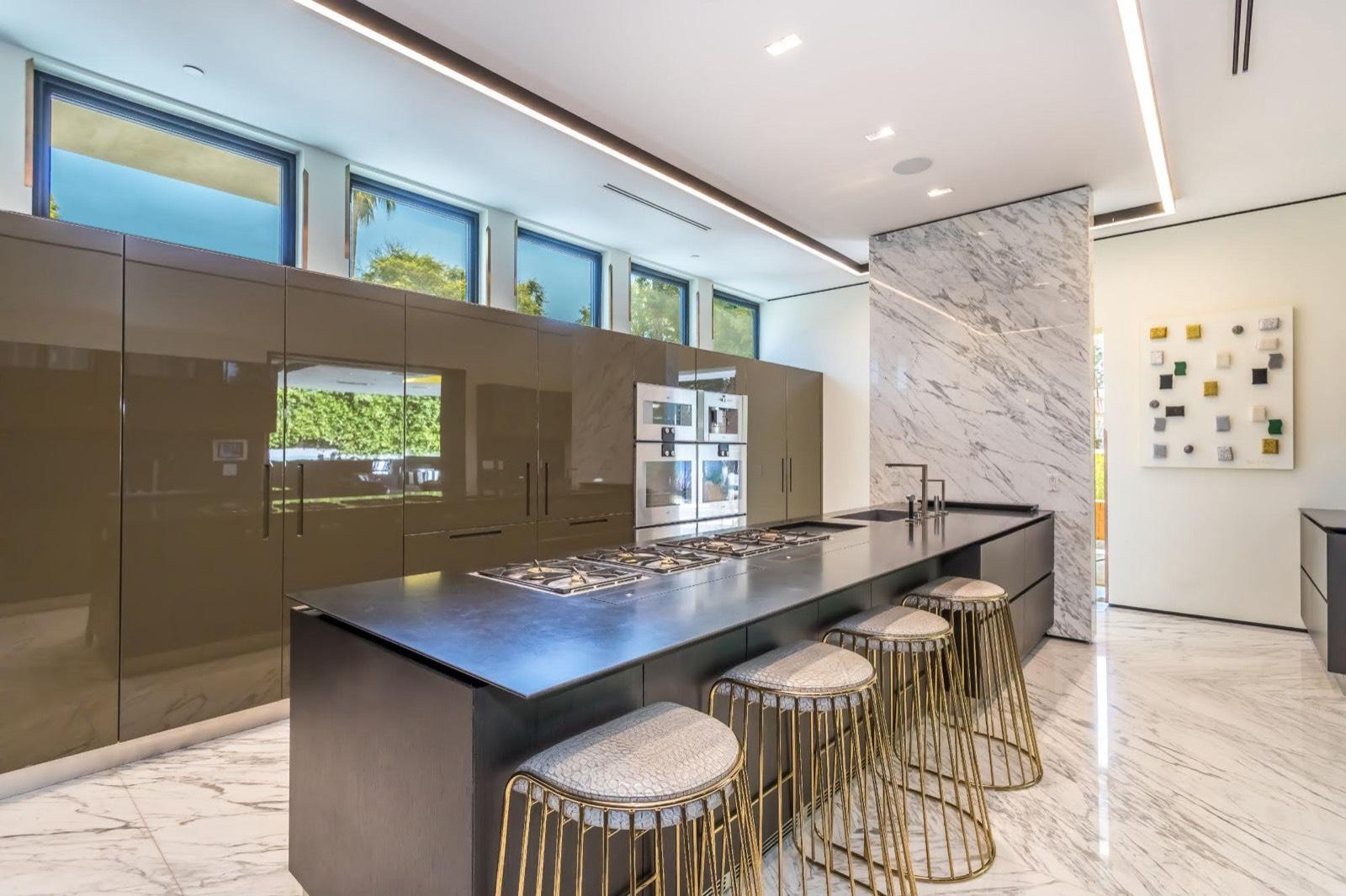 C's Modern Artistic Architect Home — photo 6