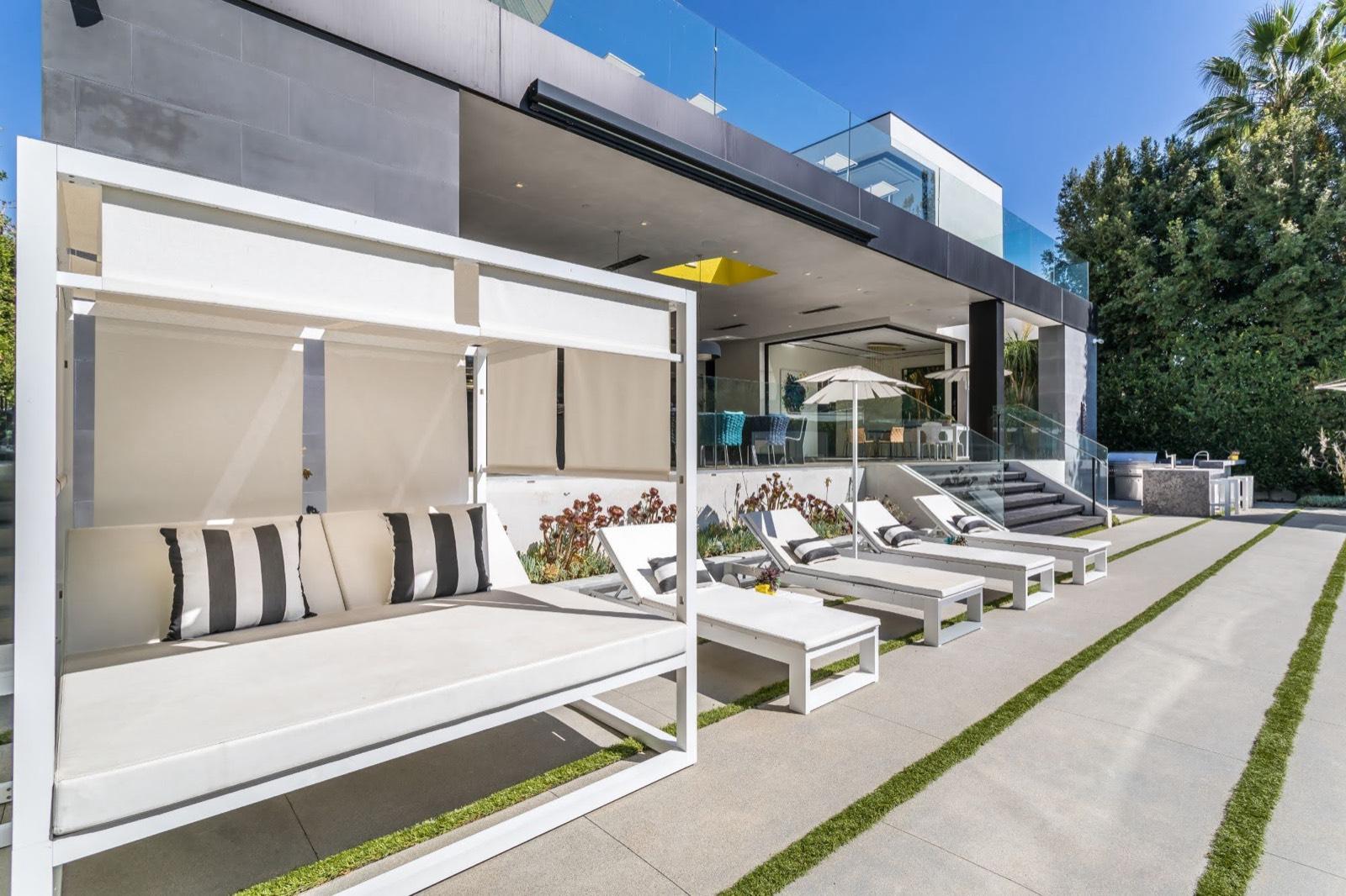 C's Modern Artistic Architect Home — photo 10