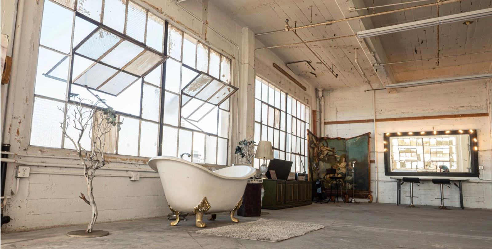C's White Warehouse Loft — photo 6