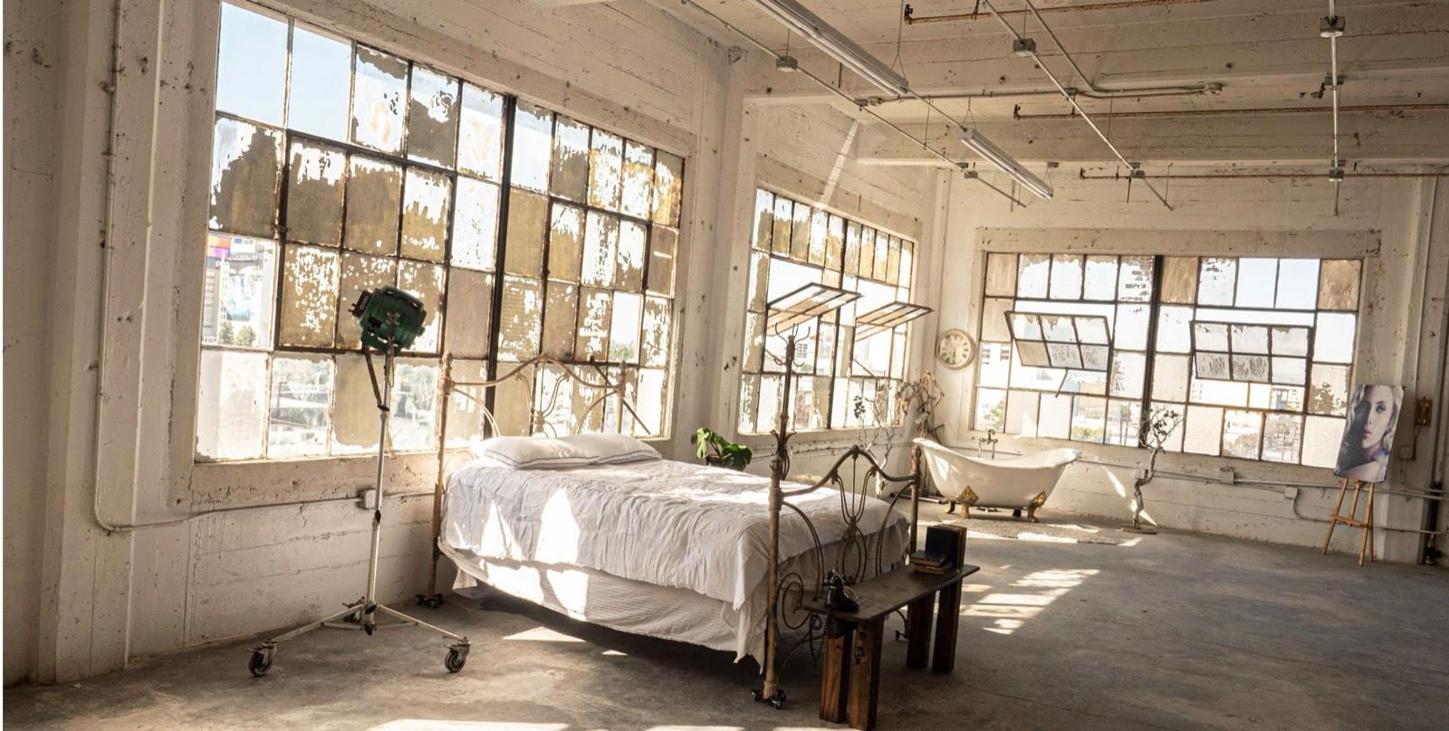 C's White Warehouse Loft — photo 10