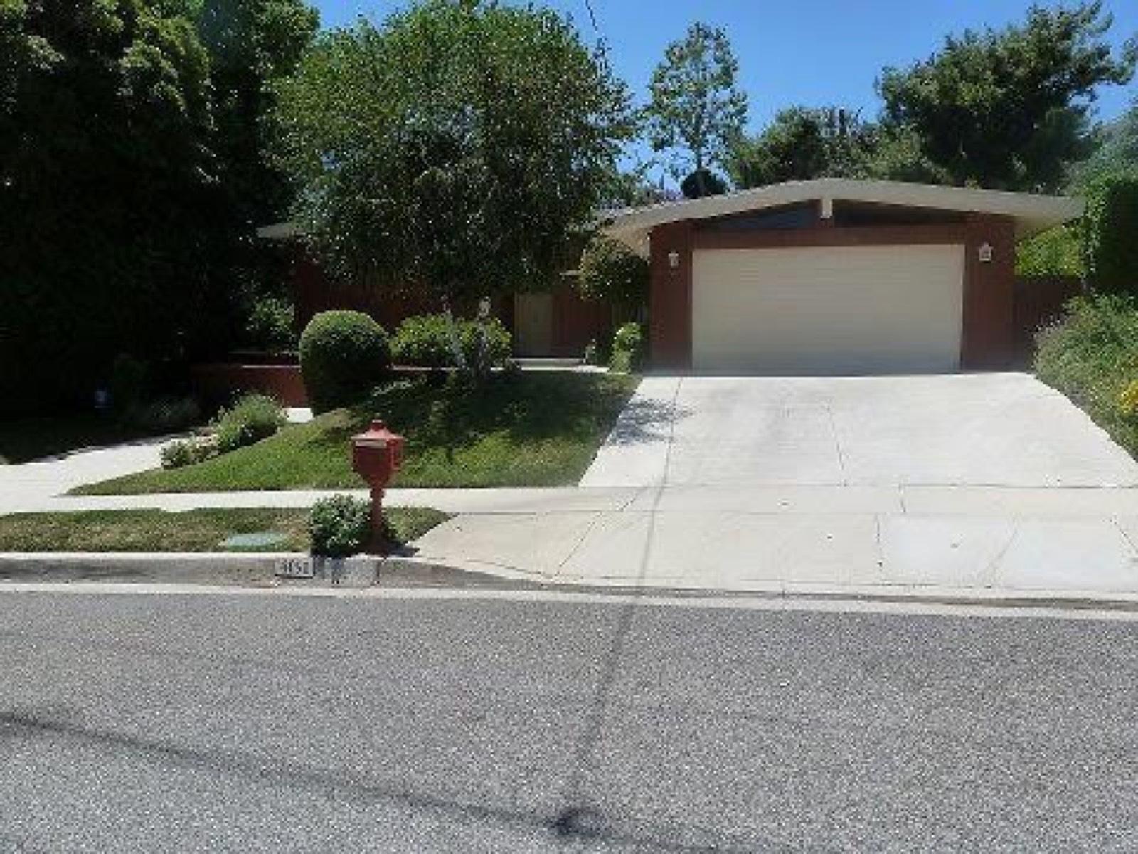 Calabassas Traditonal House — photo 1
