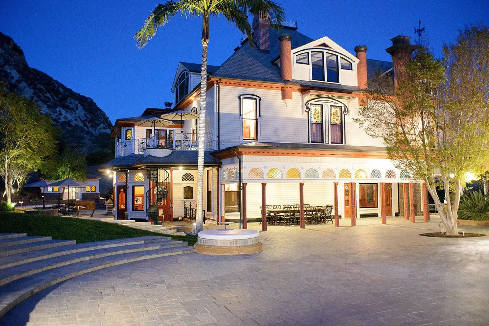 Canyon Country Mansion — photo 2