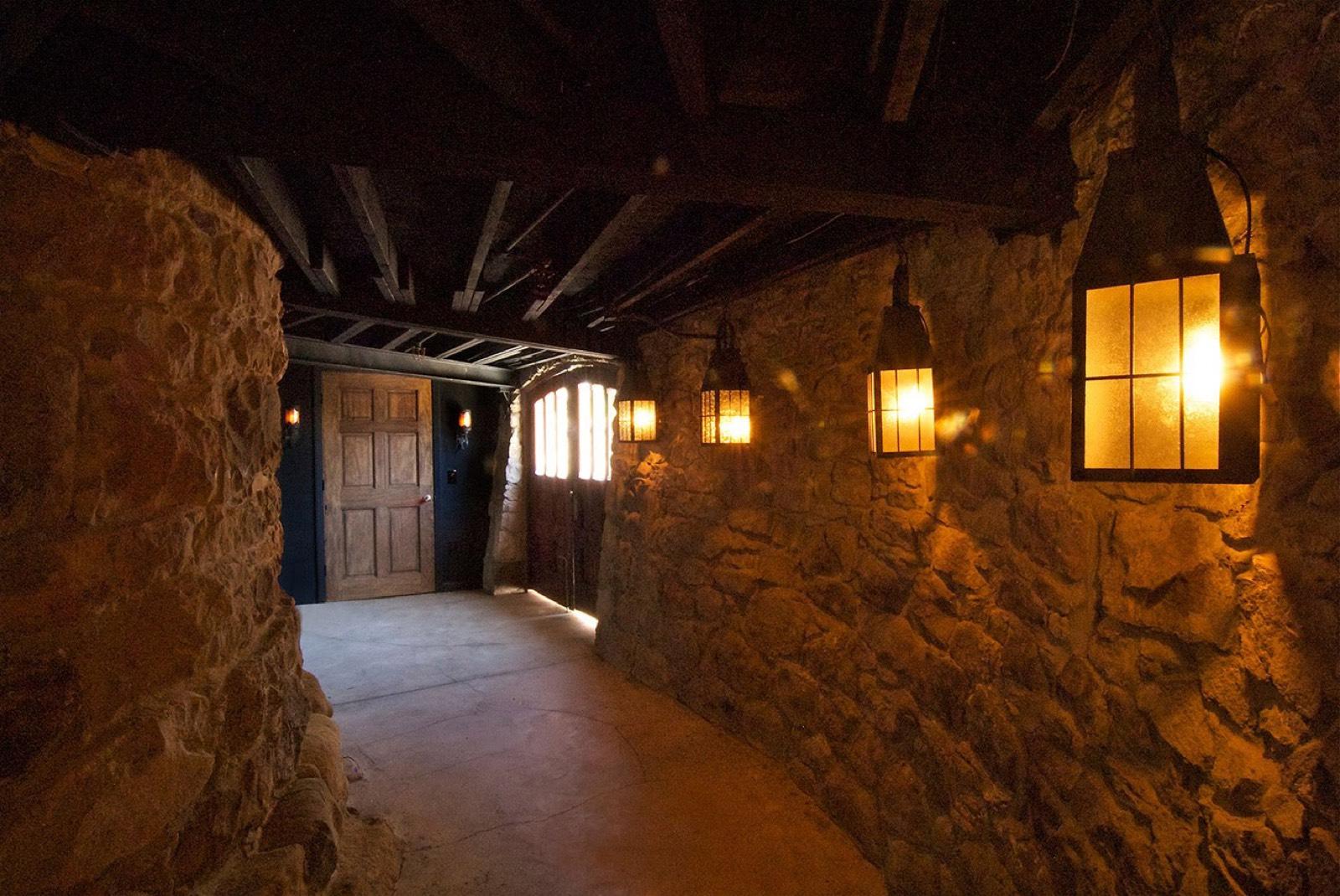 Canyon Country Mansion — photo 11