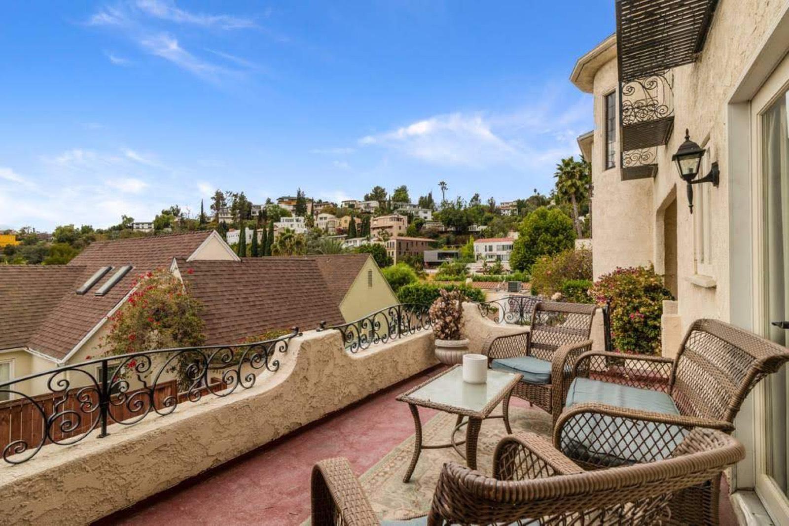 Caseys Hollywood House — photo 2