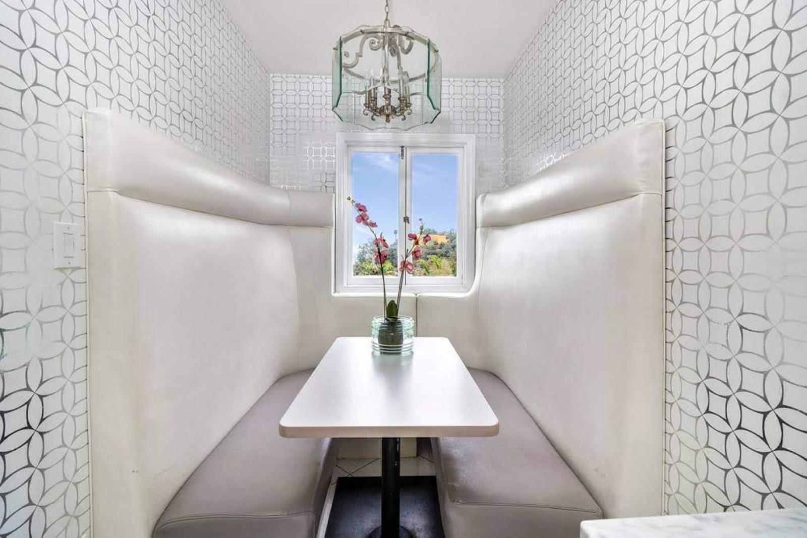 Caseys Hollywood House — photo 6