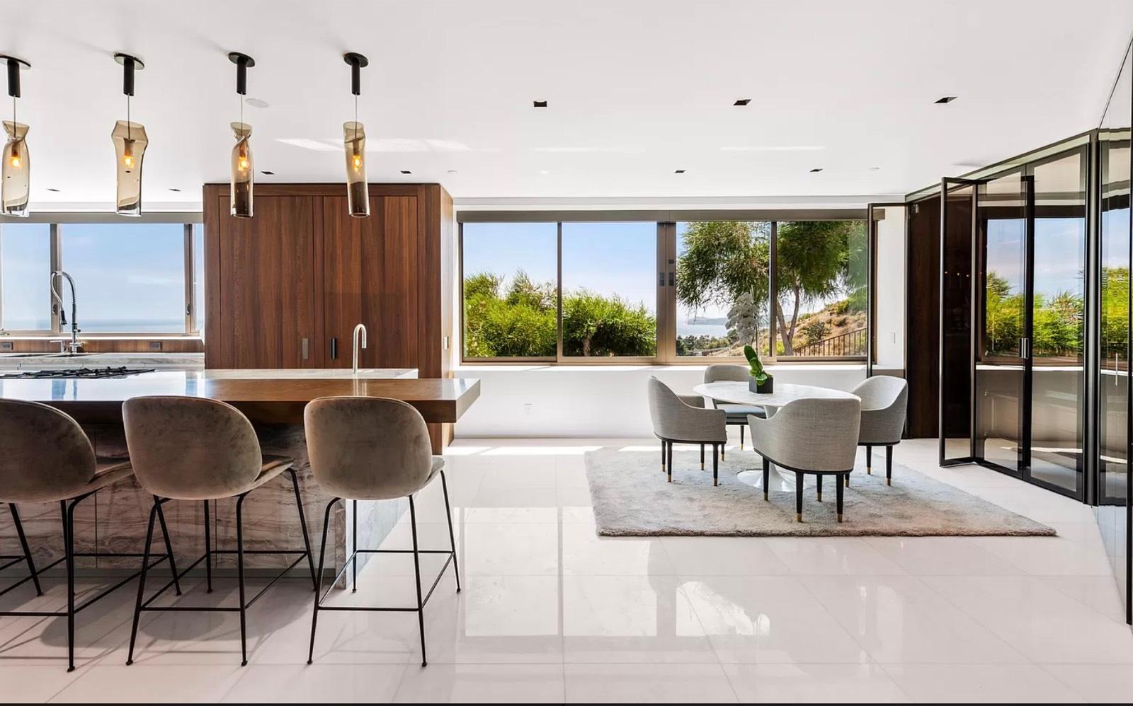 CC's Modern Sea Vista Home — photo 12