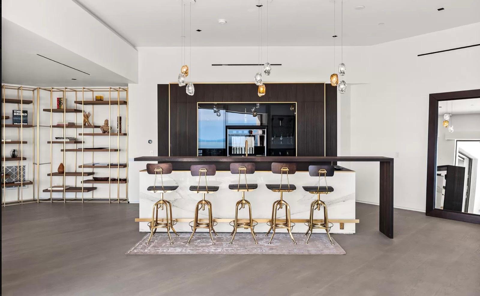 CC's Modern Sea Vista Home — photo 8