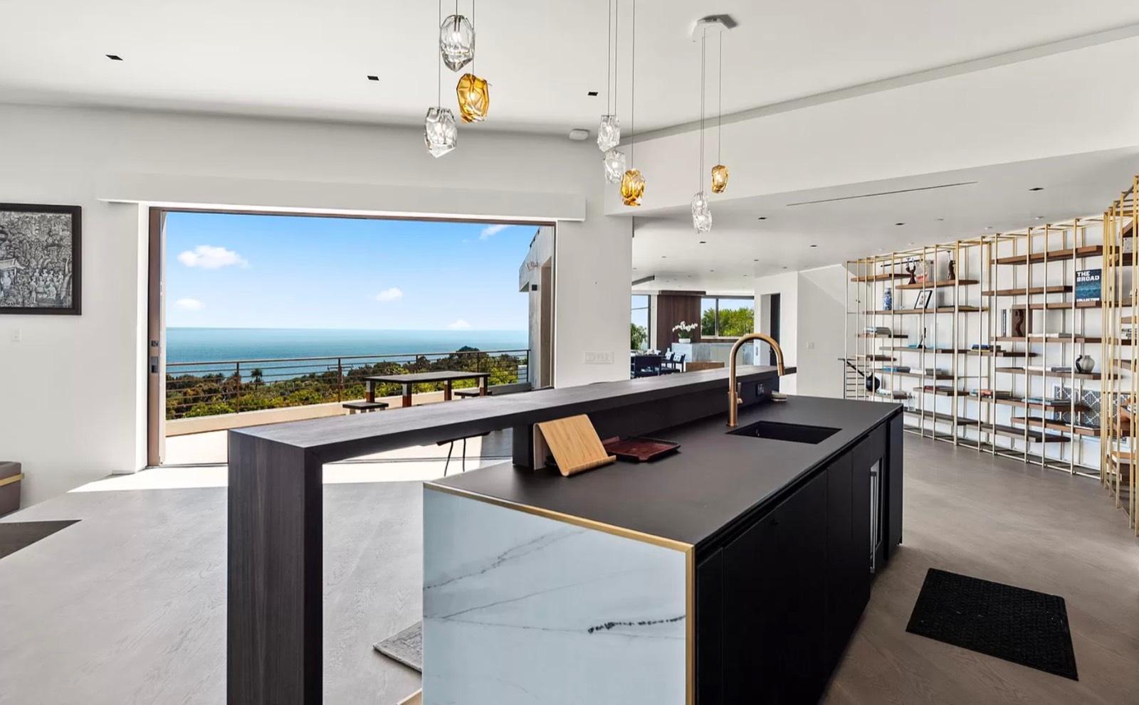 CC's Modern Sea Vista Home — photo 10