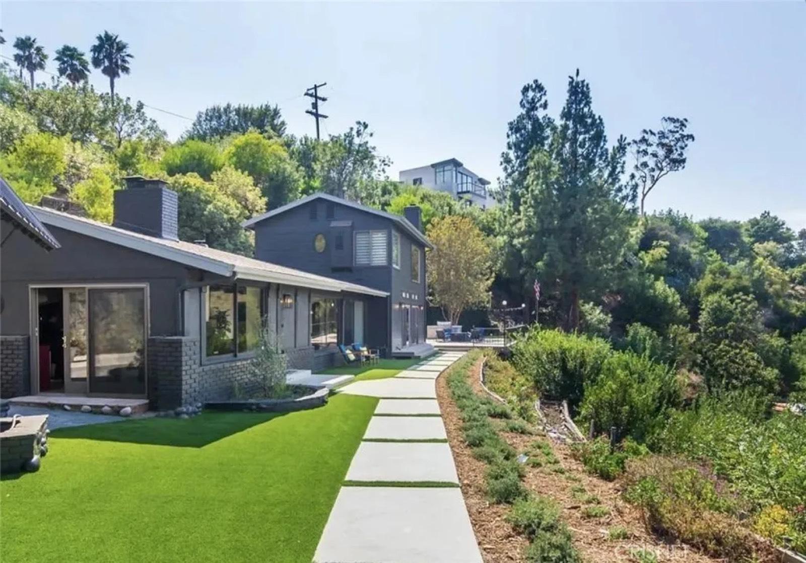 CD Studio City View Abode — photo 2