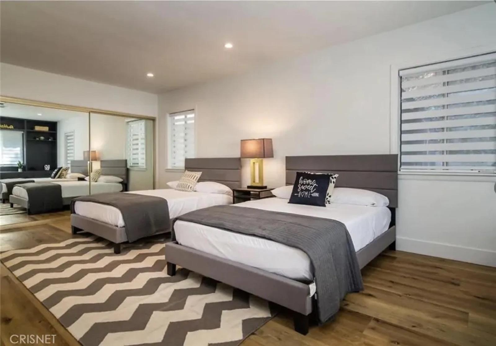 CD Studio City View Abode — photo 4