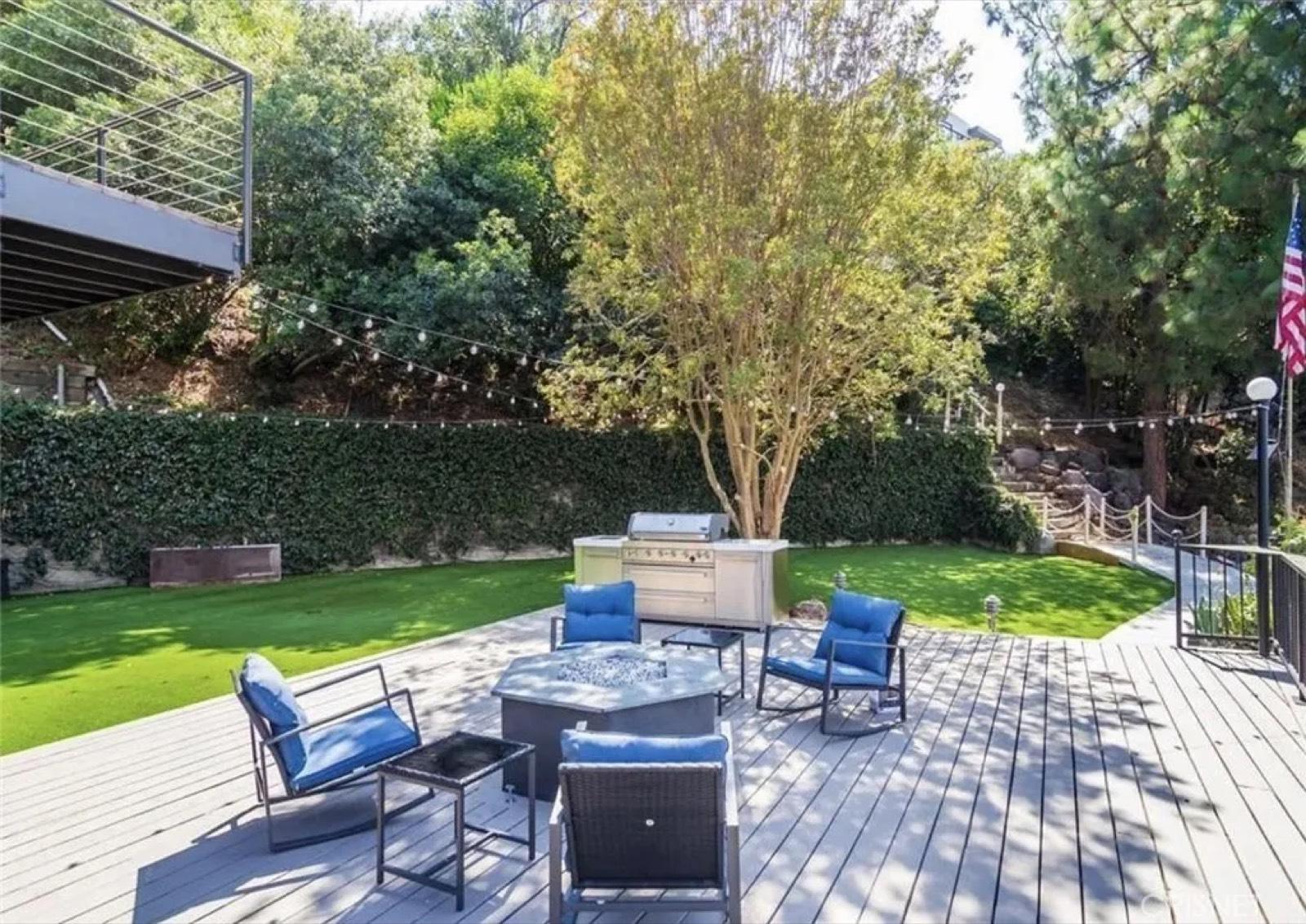CD Studio City View Abode — photo 8