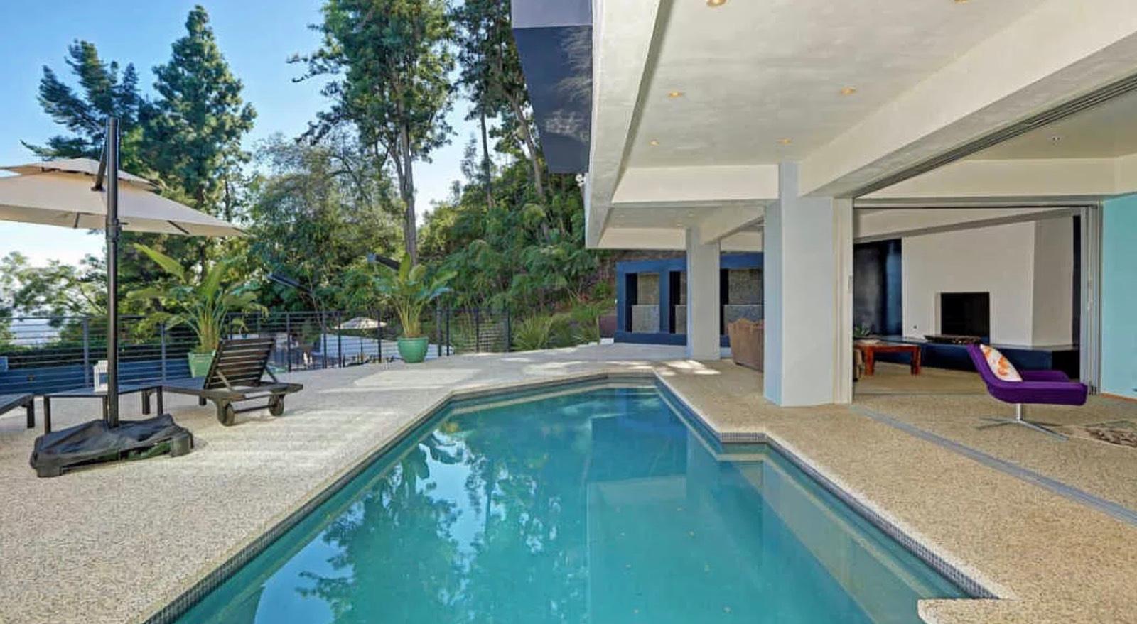 CD's Modern Tennis Mansion — photo 3