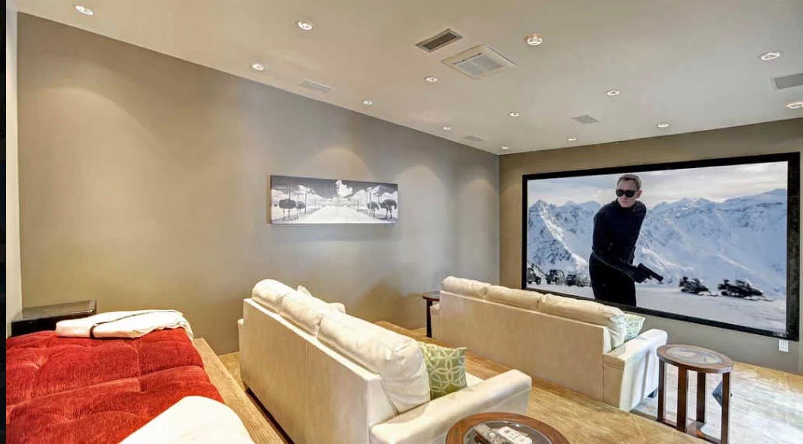CD's Modern Tennis Mansion — photo 5