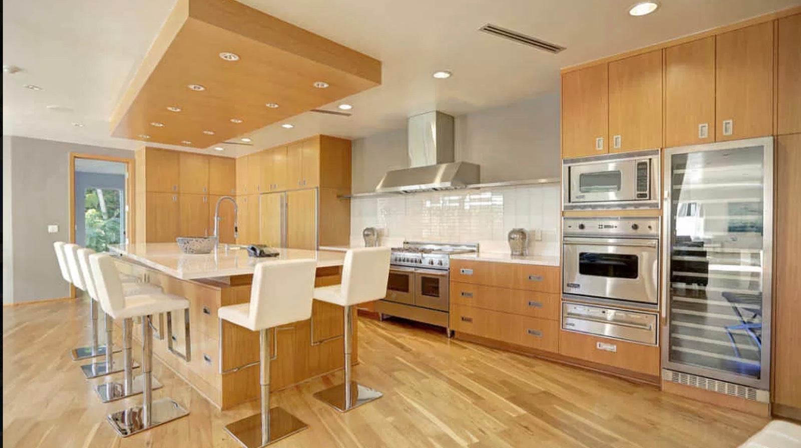 CD's Modern Tennis Mansion — photo 11