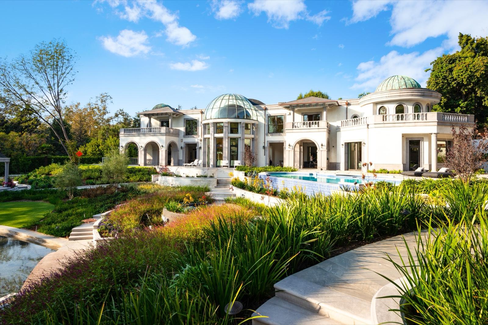 CE Acre Modern Mansion — photo 2