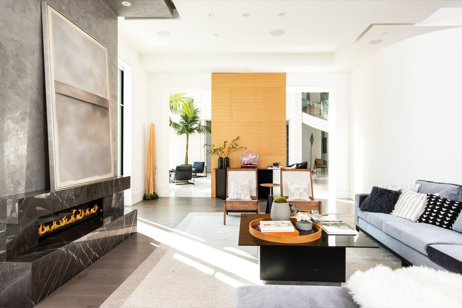 CE Acre Modern Mansion — photo 12