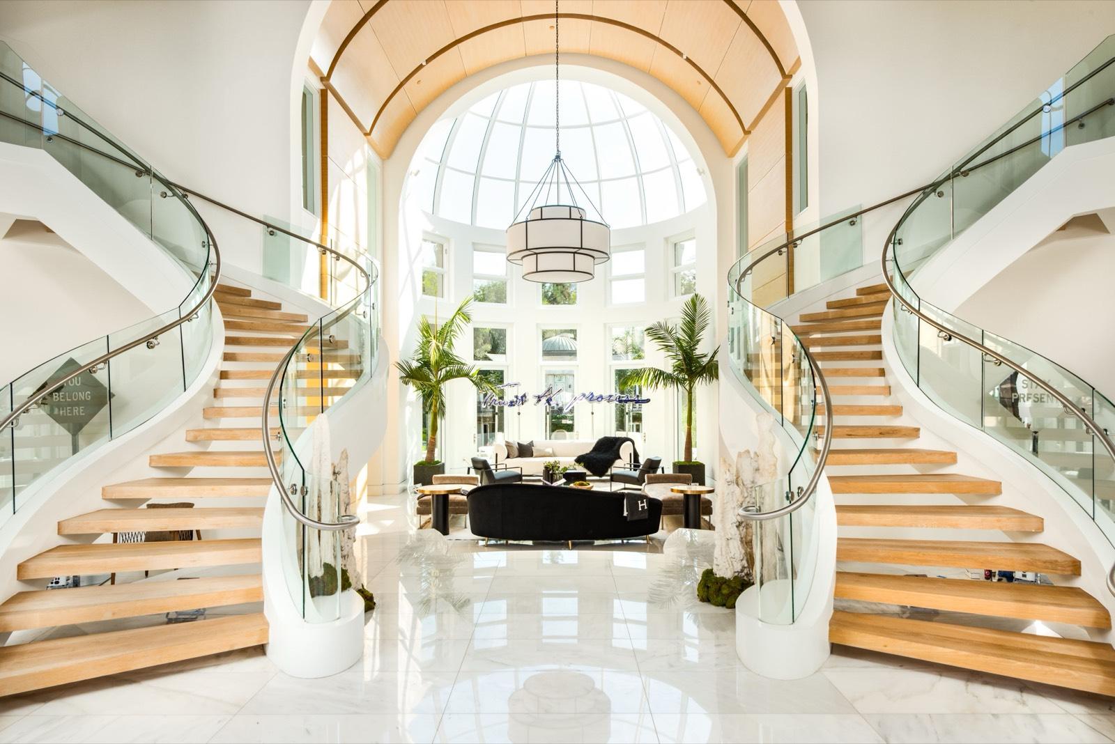CE Acre Modern Mansion — photo 4