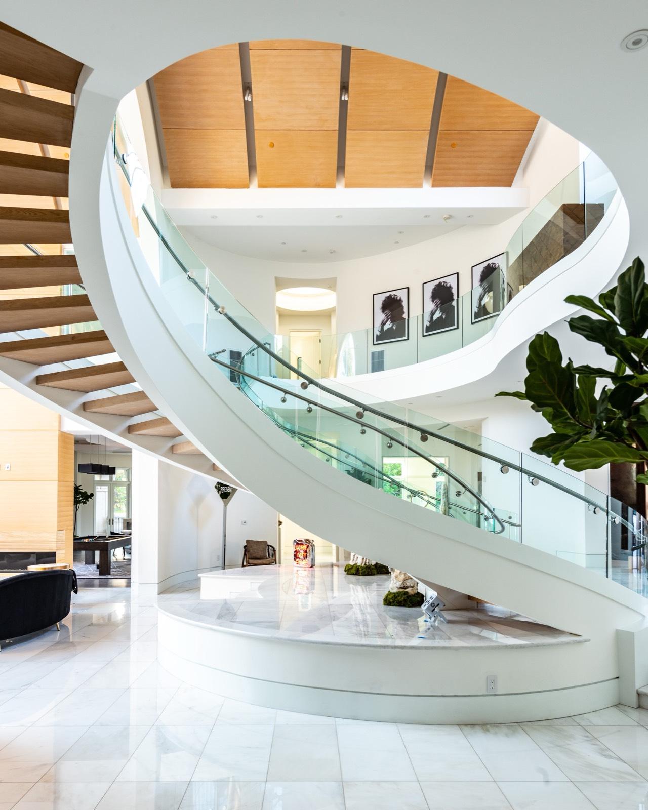 CE Acre Modern Mansion — photo 6