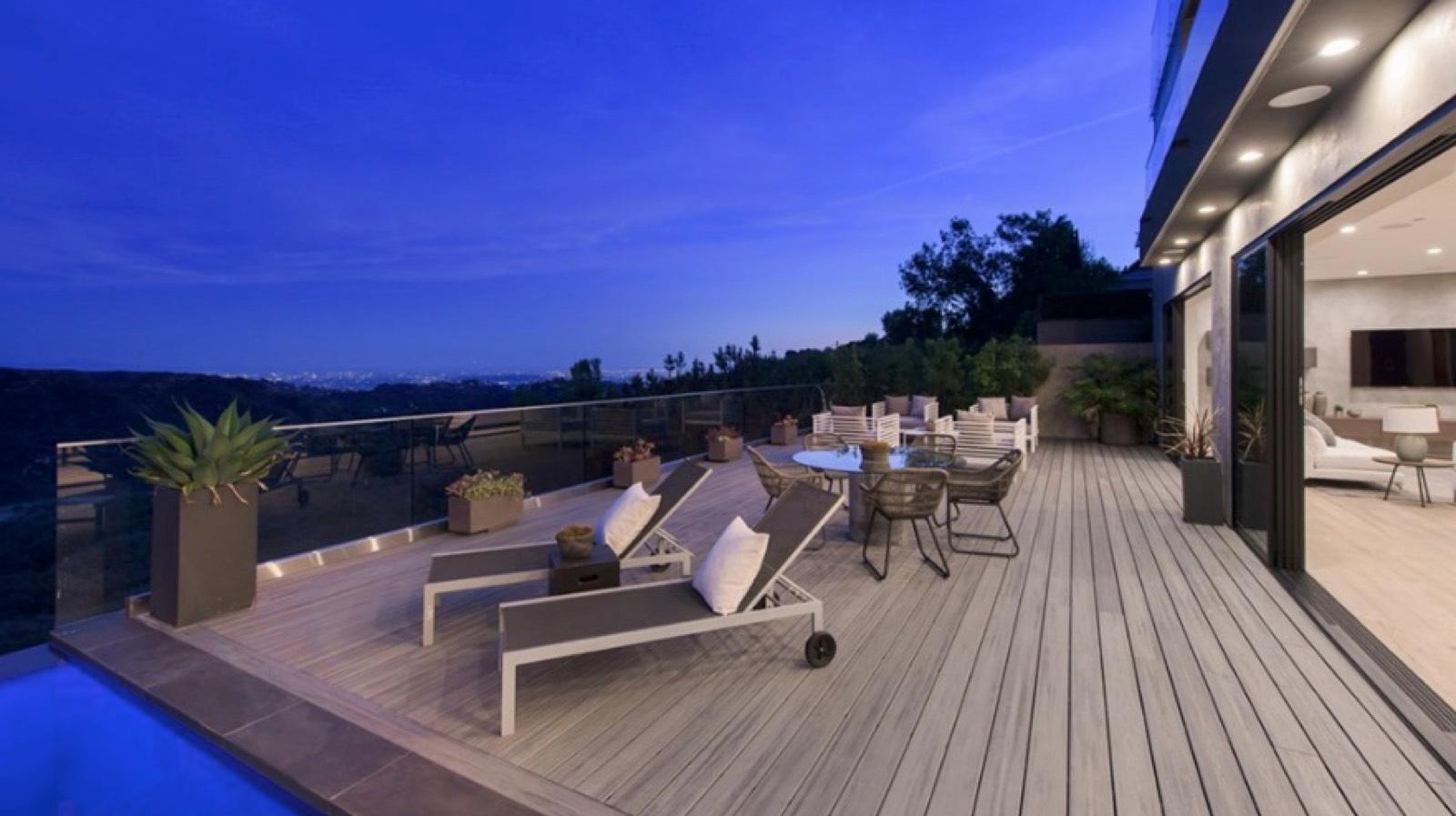 CE Bel Air View House — photo 12