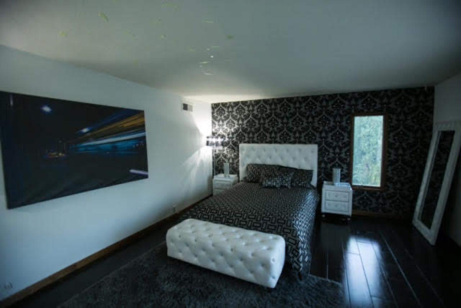 Chatsworth Mod House — photo 3