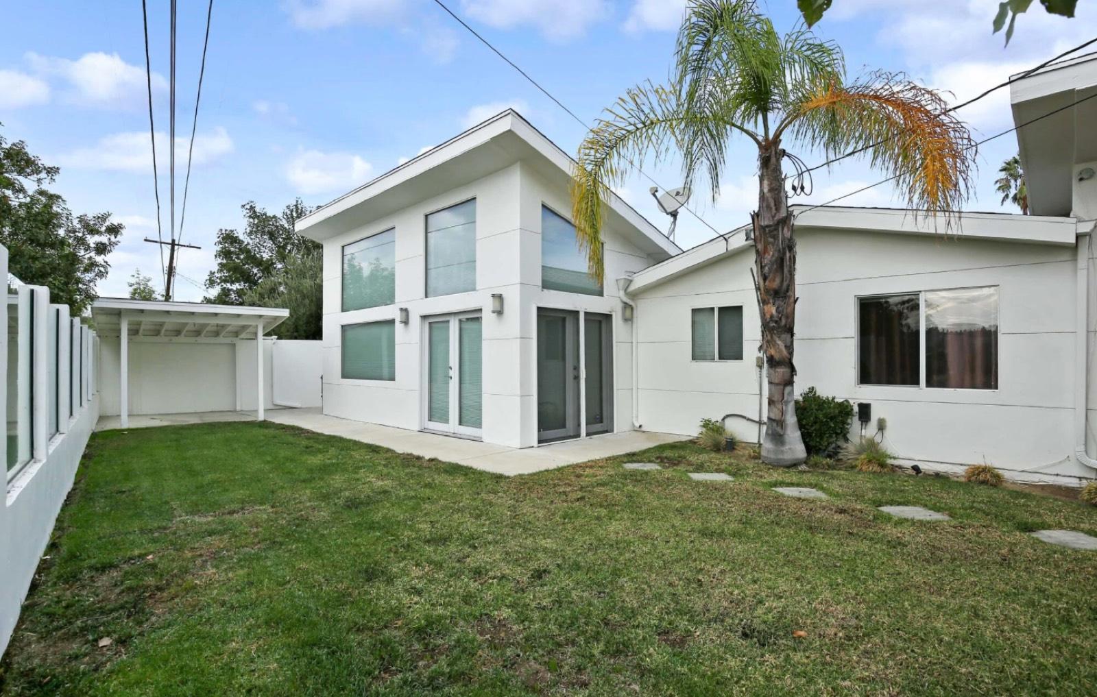 Coulson Street Woodland Hills — photo 10