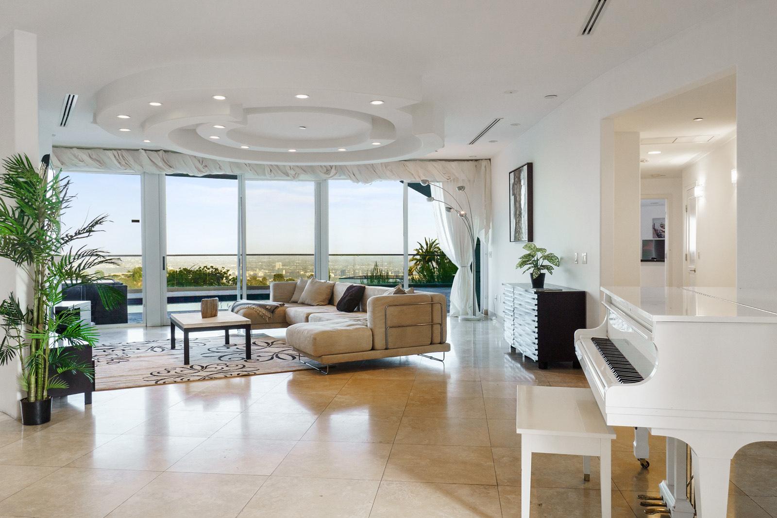 C's Bh View Home — photo 7