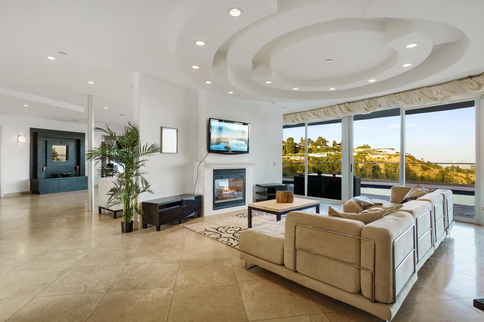 C's Bh View Home — photo 10