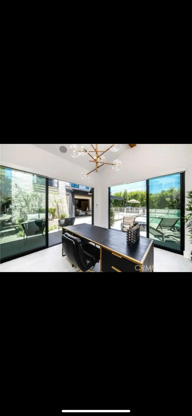 C’s grandiose abode — photo 2