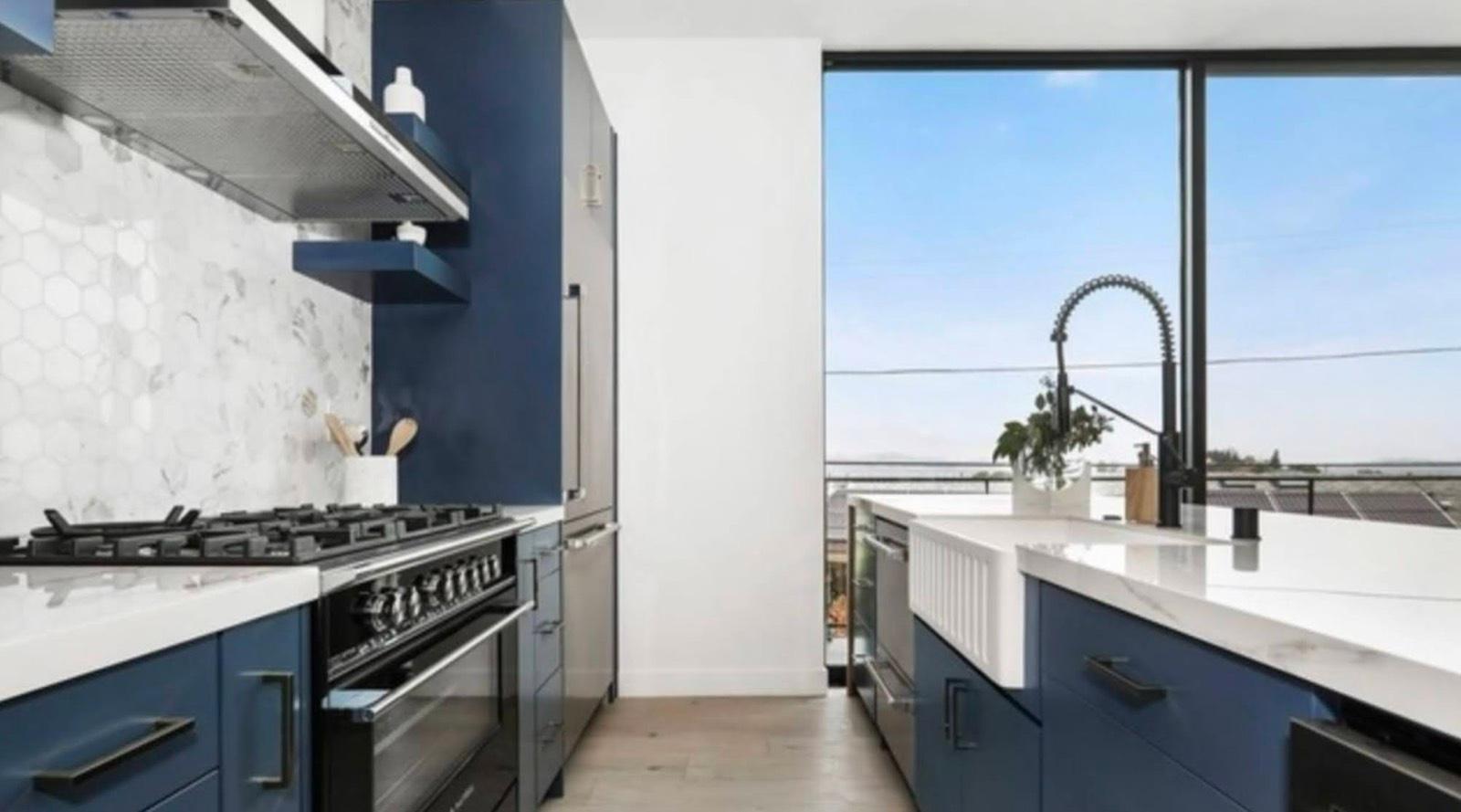 CS's Modern Blue Tri Level — photo 10