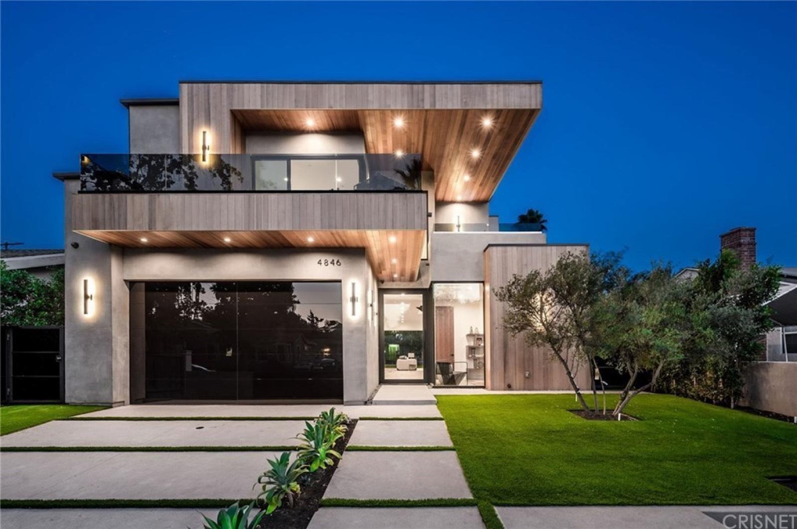 CS's Modern Tech Home — photo 1