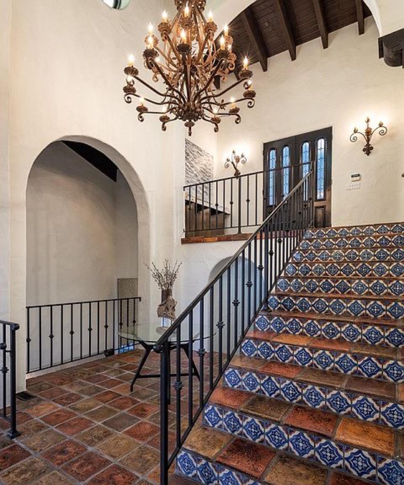 C's Spanish Abode — photo 4