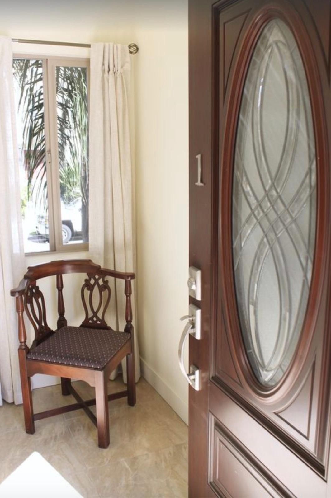 CS'S Glam Valley Home — photo 2